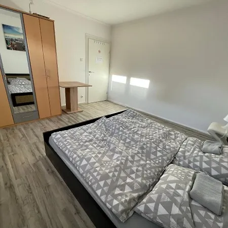 Schoene Einfache In Apartment *
